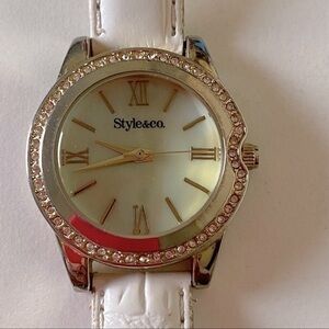 Style & Co Gold Diamond and White Leather Round Face  Watch EUC